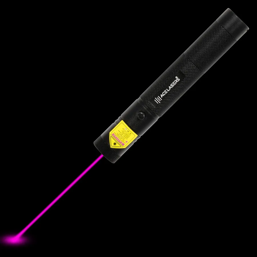 Violetter Laserpointer AVP-1 Pro mit sichtbarem Laserstrahl im Dunkeln